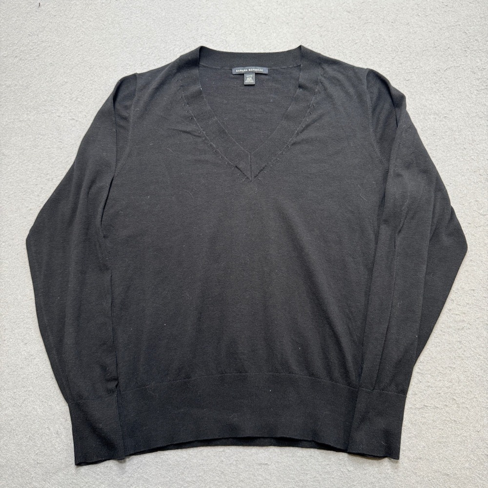 Banana Republic Sweater Women's Medium Petite Black V-Neck Long Sleeve Pullover